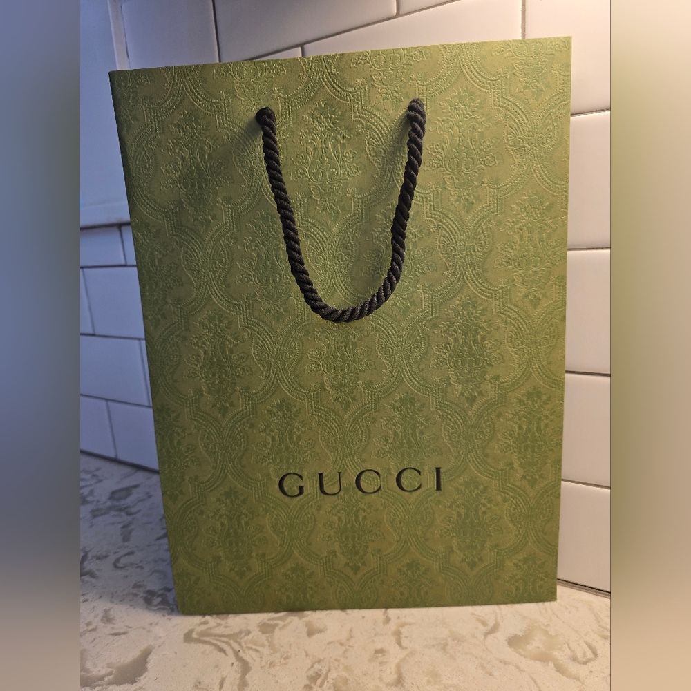 Gucci Olive Green Textured Sholling Bag with Black Handle 10" wide x 13.5" tall